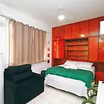 Studio muito pequeno, simples e barato em Copacabana!