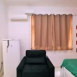 Studio muito pequeno, simples e barato em Copacabana!